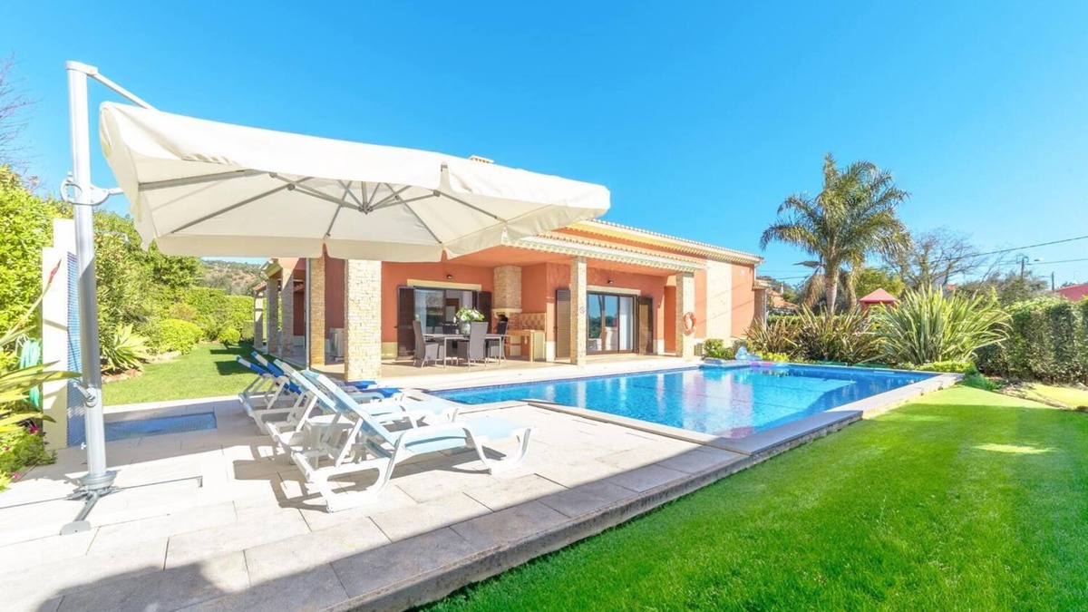Messines de Baixo Villa | Villa Paraiso - Four Bedroom Villa, Sleeps 8
