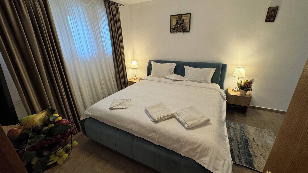 Sinaia Villa | Vila Alisio Sinaia - Beautiful Villa with sauna, fireplace, gym, grill place.