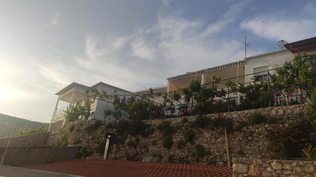 Qeparo House | Vila Andoni