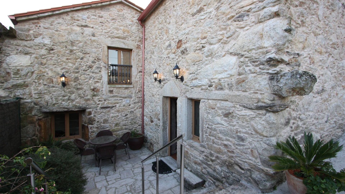 Rianxo House | Vila Castriño Vacation Home in Las Rias Baixas for rent
