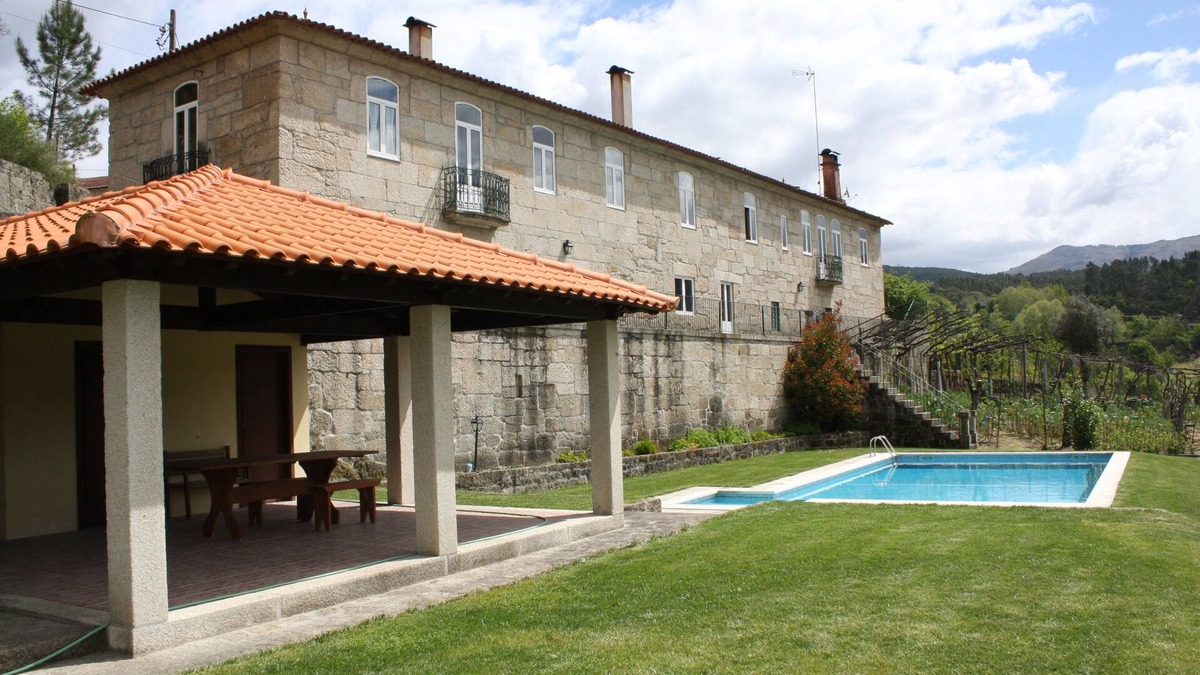Cabeceiras de Basto Villa | Vila Franca House, former Mother House of the centenary Quinta de Vila Franca