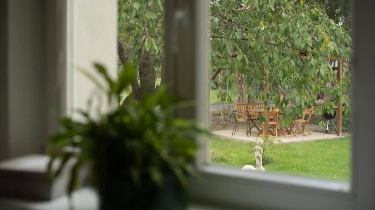Ceska Lipa Apartment | VILA GALA Deluxe One-Bedroom Apartment with Garden View