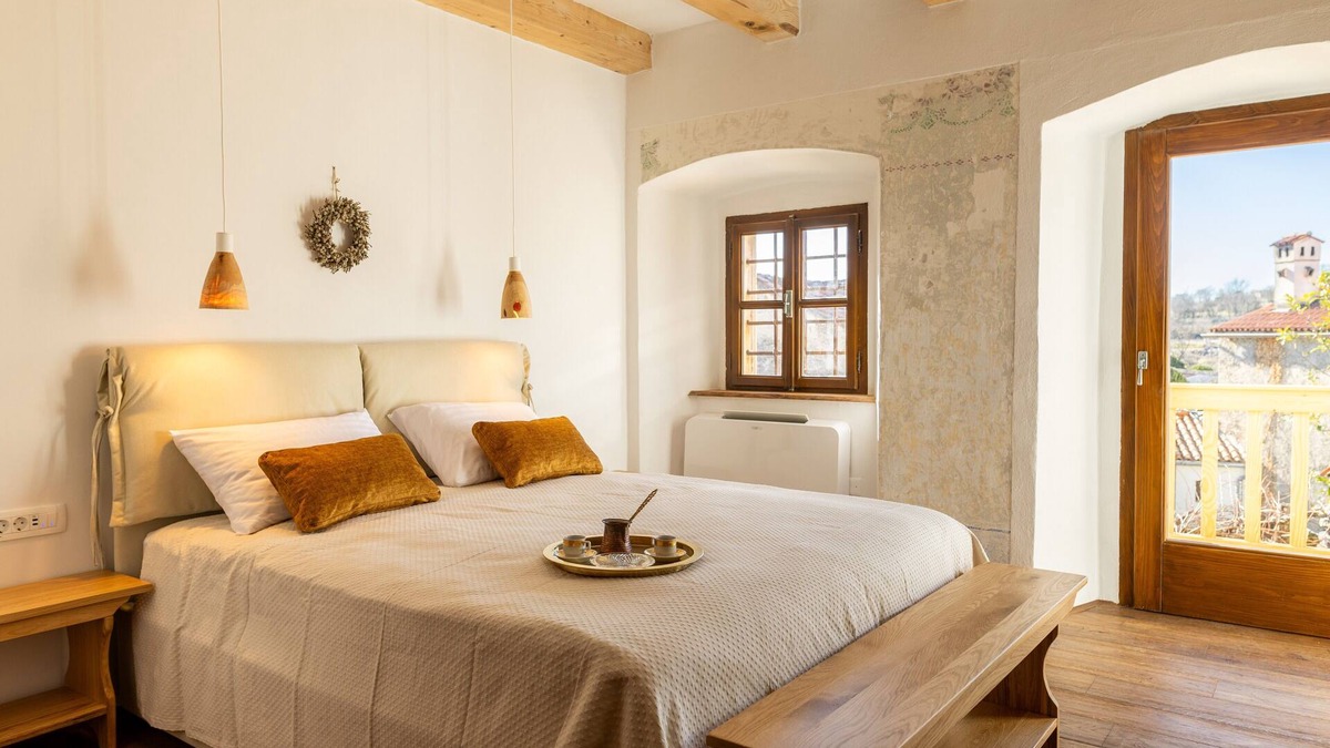 Slap House | Vila Kobdilj 1835 – Room Oliva | Sunlit Balcony Room