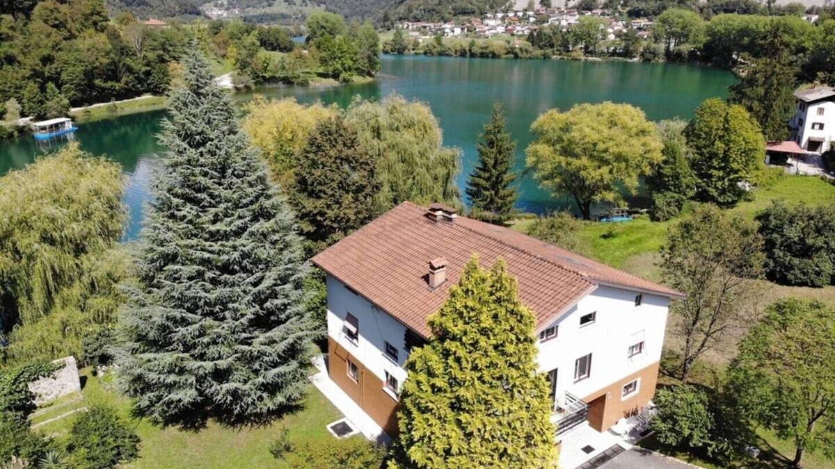 Most na Soci Villa | Vila Labod, unique villa on a superb location till 18 pers at the lake from Most na Soci.