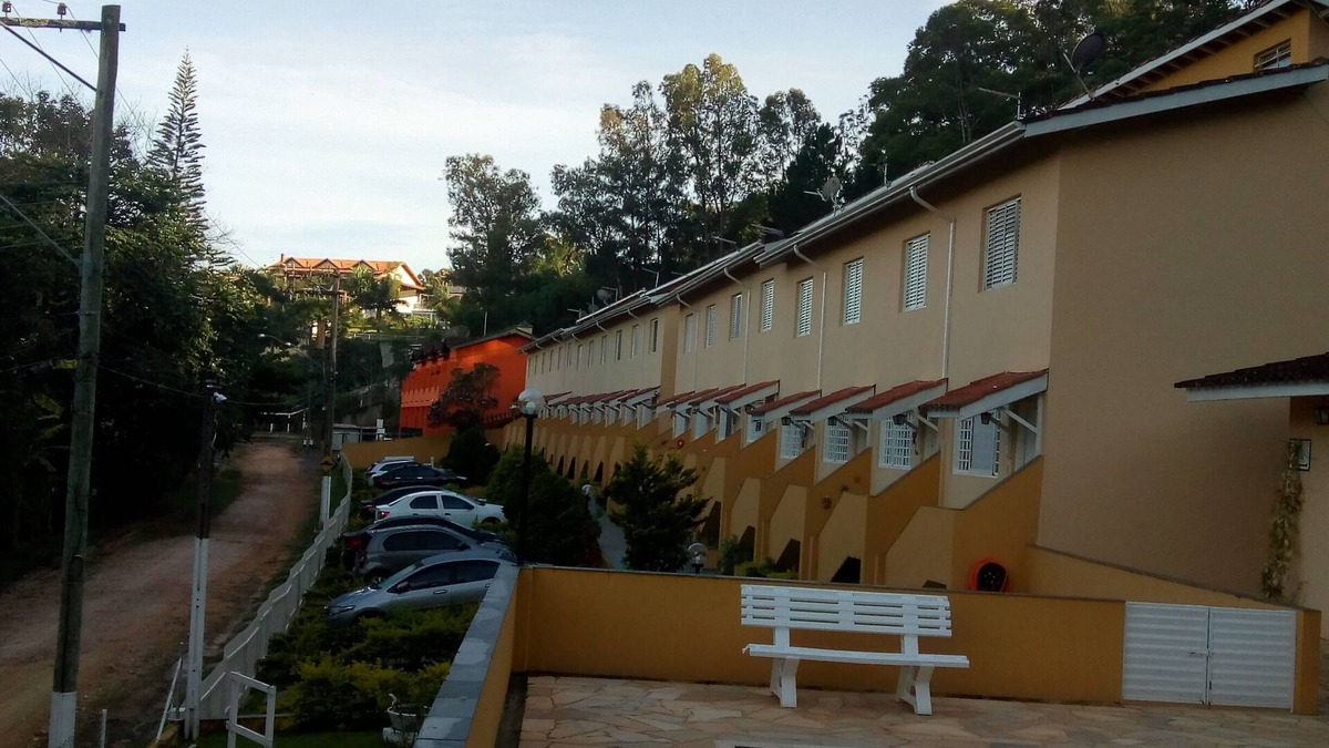 Serra Negra House | Vila Paradiso Condominium