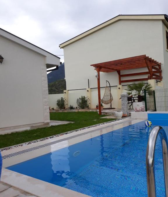 Radanovici Villa | Vila Pelinovo