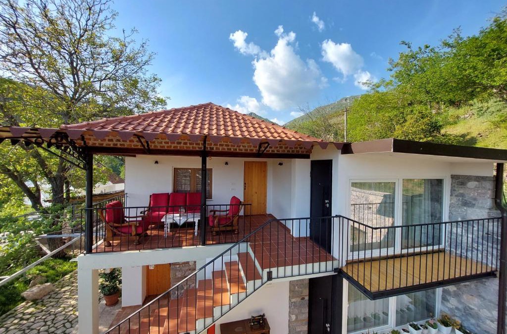 Elbasan County House | VILA RIRA - Rrajcë, Shebenik