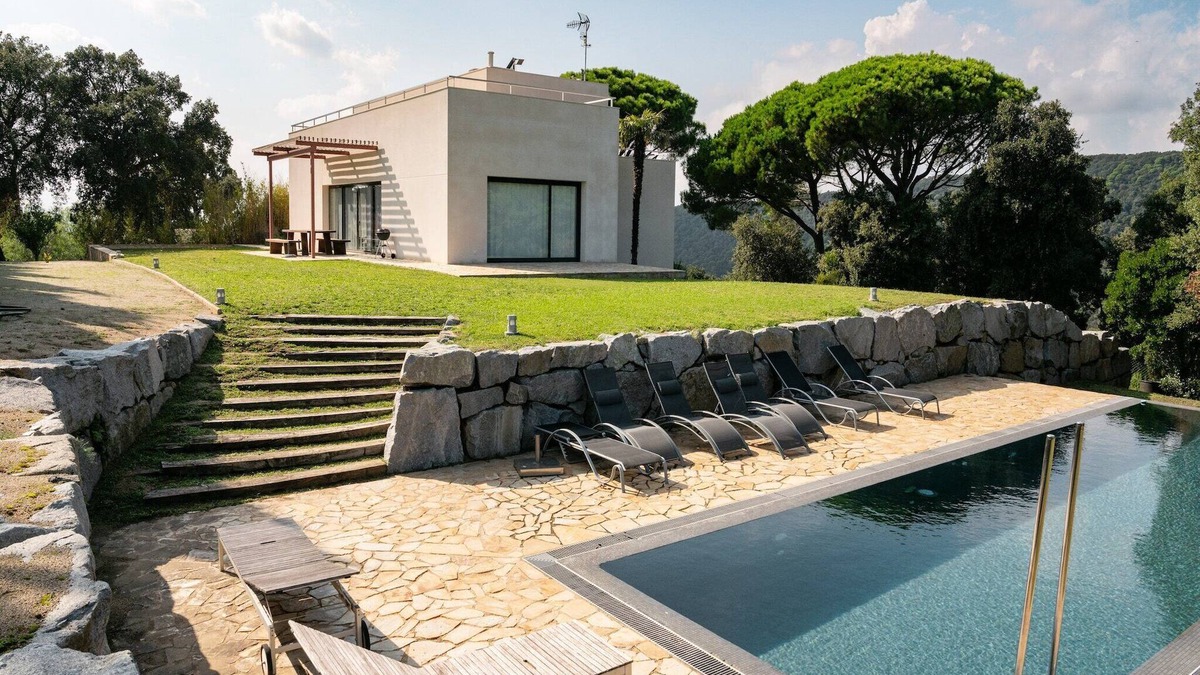 Sant Andreu de Llavaneres House | Villa in Spain with Private Pool