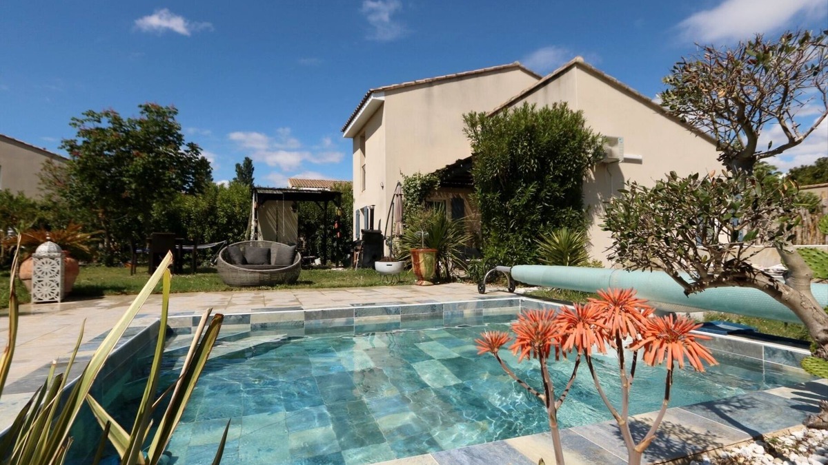 Saint-Saturnin-les-Avignon Villa | Villa Proche Avignon 6pers Avec Piscines