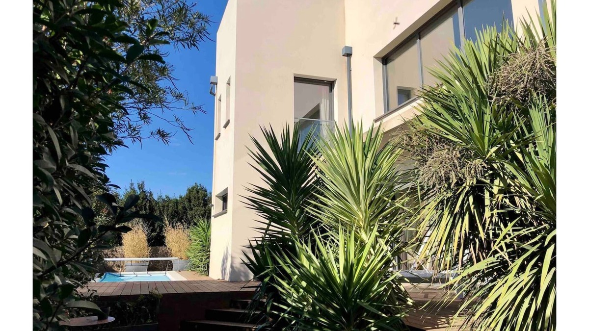 Villelongue-de-la-Salanque Villa | Villa Gloria. Magnificent villa with swimming pool