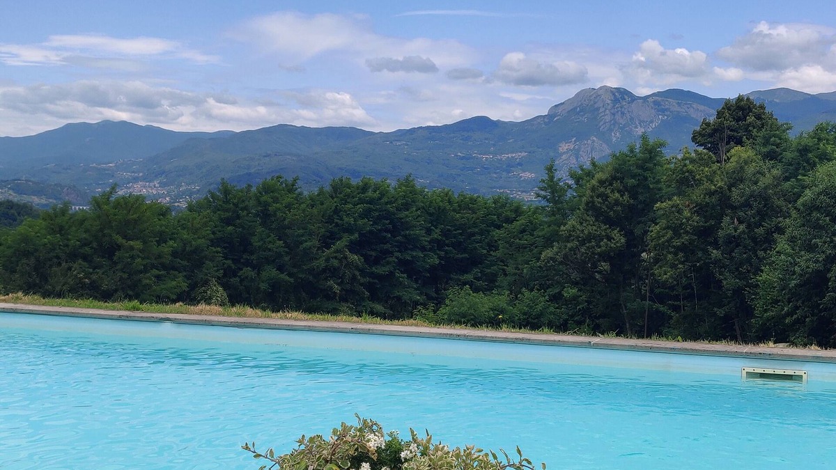 Castelnuovo di Garfagnana Villa | Villa Iris with private pool, 4 bedrooms, panoramic view, walk to restaurant