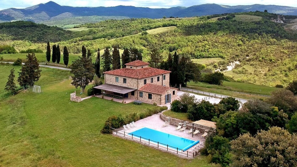 Bibbona Villa | Villa Etrusca with fenced heated pool