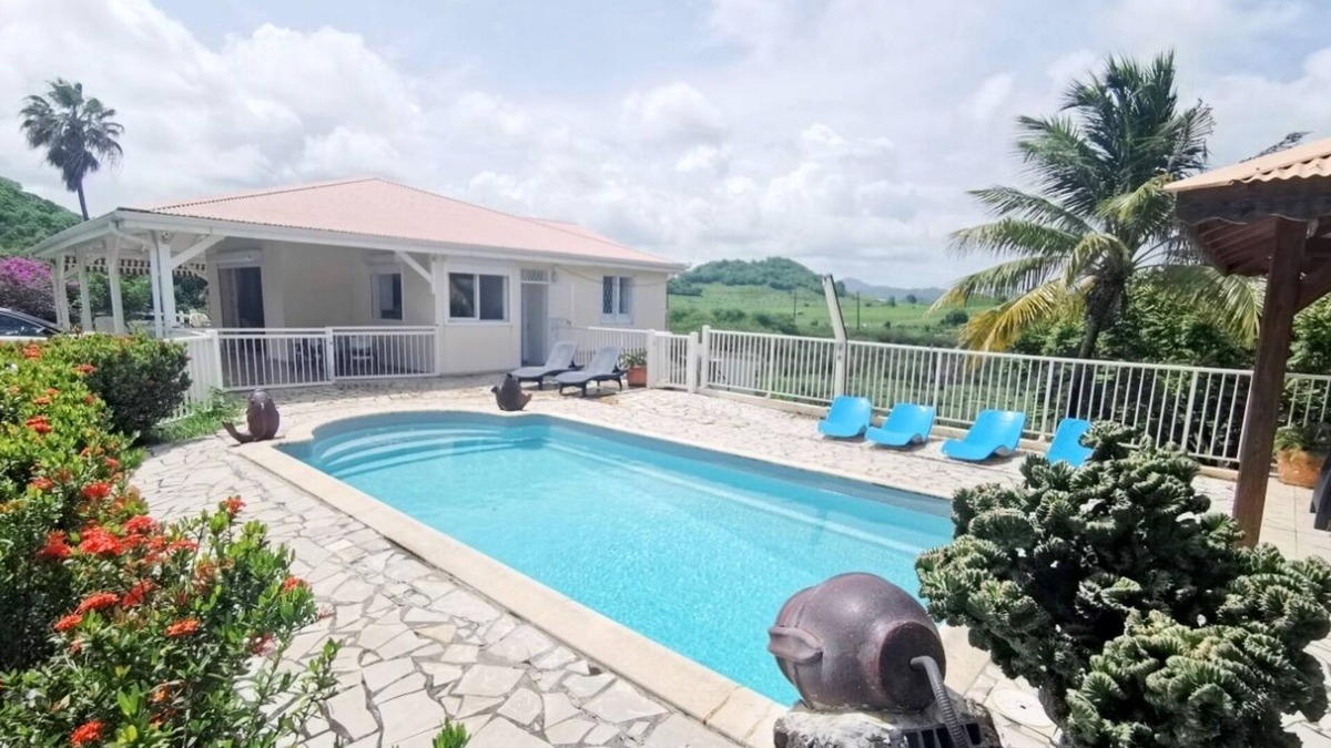 Sainte-Anne Villa | Villa à Sainte Anne Ref M055C 3ch piscine + 2appts