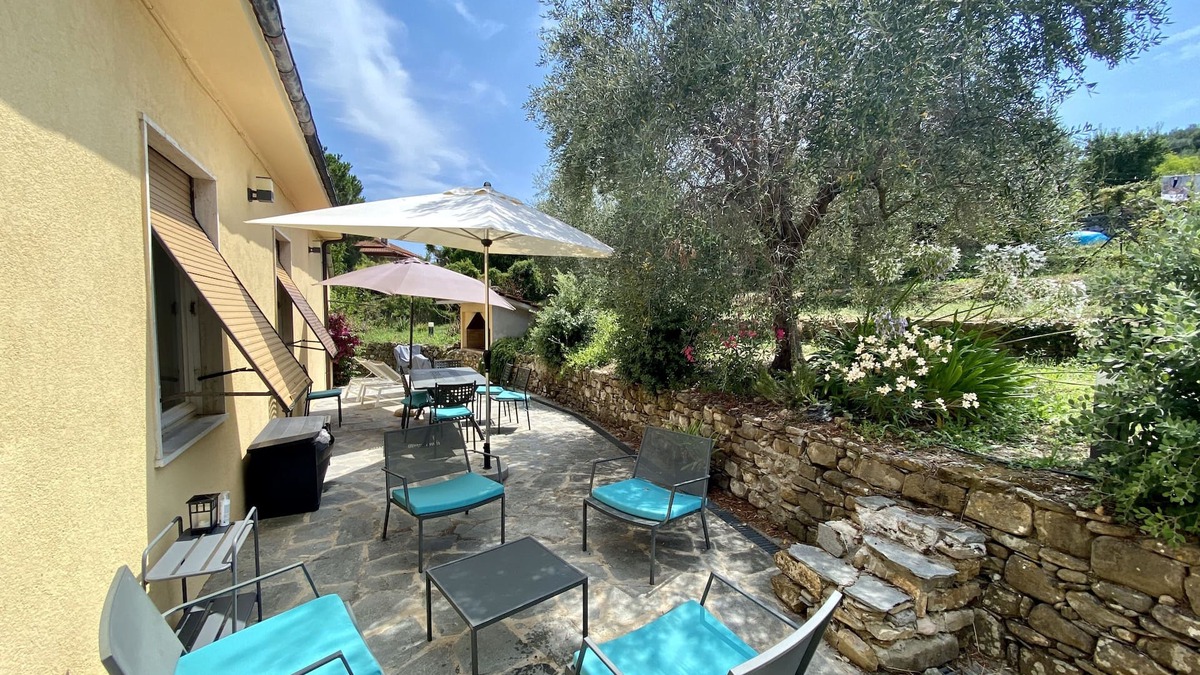 Poggi Villa | Villa 1.5 km from the sea, in the middle of olive trees