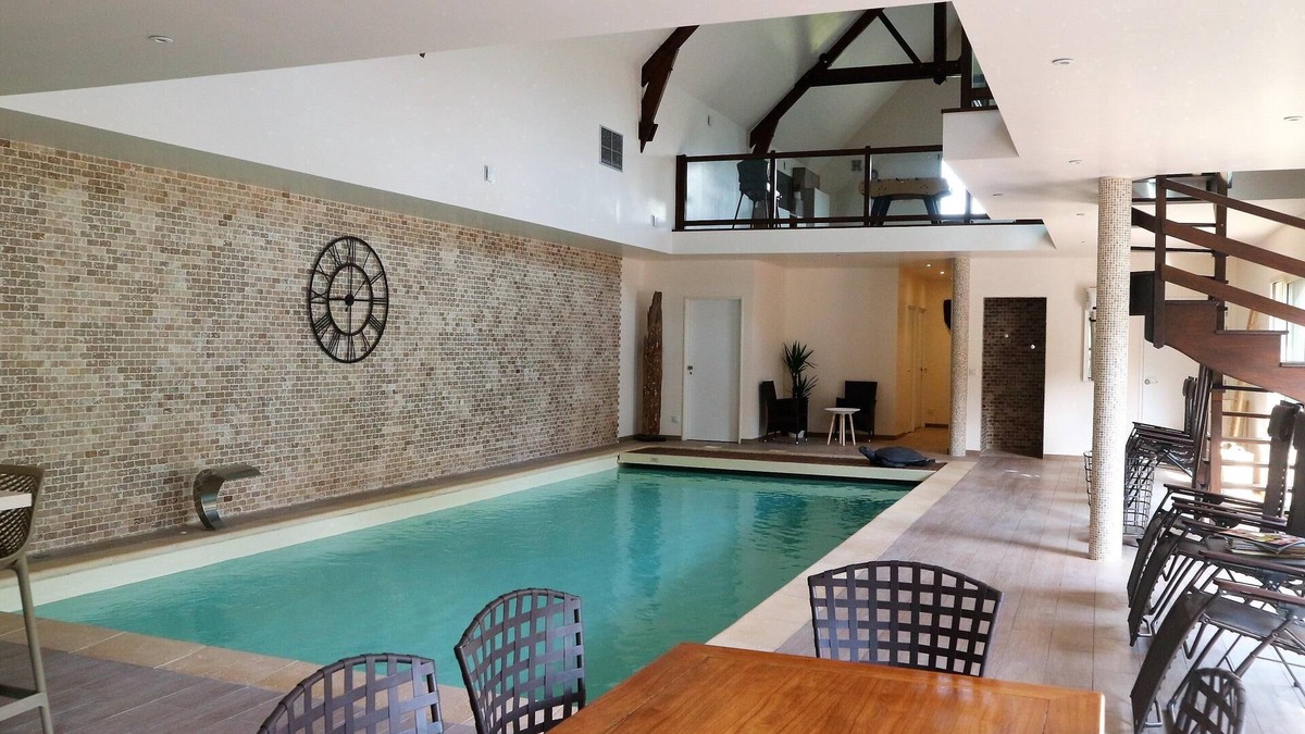 Montainville Villa | Villa (1-6 pers.) with heated indoor pool 30 minutes from Versailles