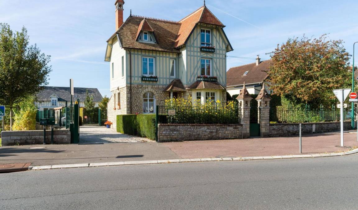 Bayeux Villa | Villa ∙ 1 bedroom ∙ 10 guests
