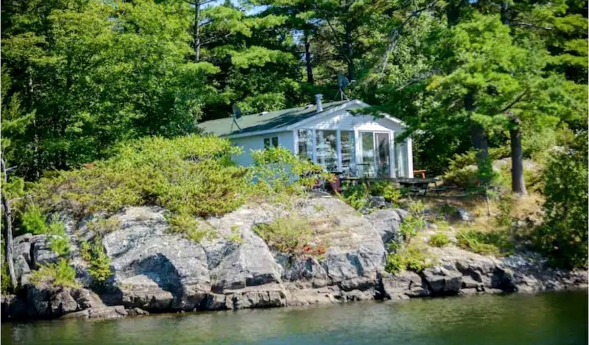 Frontenac Villa | Villa ∙ 10 bedrooms ∙ 24 guests