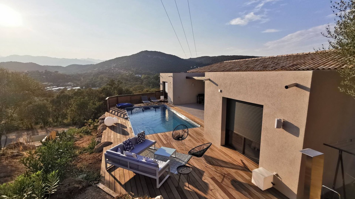 Cirendinu House | Villa, 10 persons, with swimming pool near the sea: casa di arasu