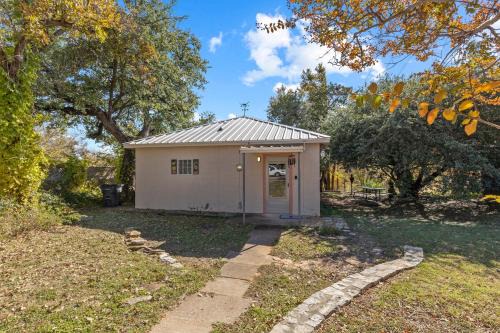Glen Rose House | Villa 101, Scenic river view from patio