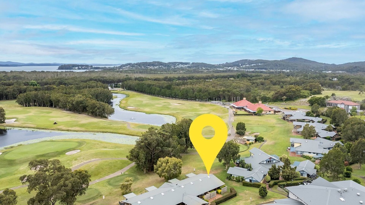 Salamander Bay Villa | Villa 121 Horizons , 37 Horizons Drive - fantastic villa on the golf course