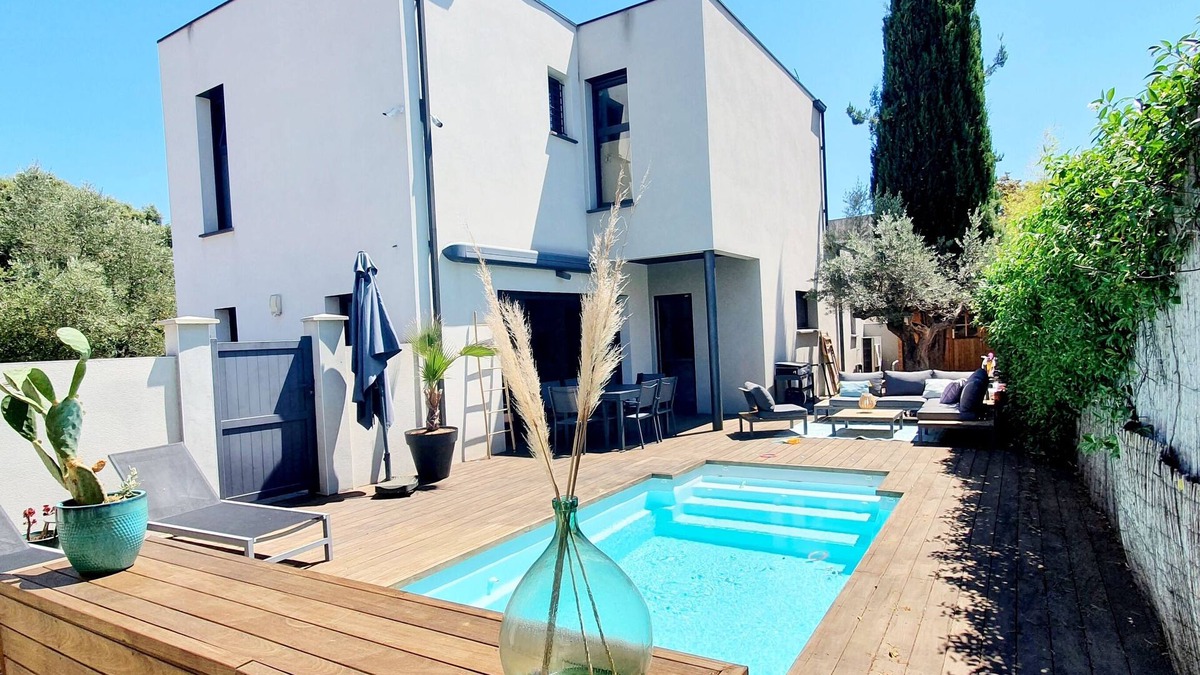 Saint-Jean-de-Vedas Villa | Villa 140m2 15 minutes from beaches and downtown Montpellier