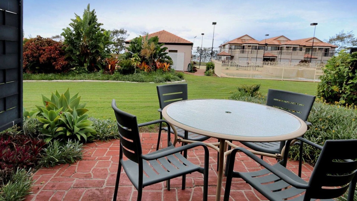 Coral Cove Villa | Villa 16- Charming self-contained unit with Spa located on famous Coral Cove Golf Course