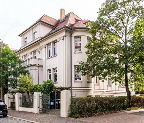 Zentrum-Nord Apartment | Villa 18 Boutique Apartment mit Gartenblick kostenfreies Parken Zoo und Zentrum fußläufig