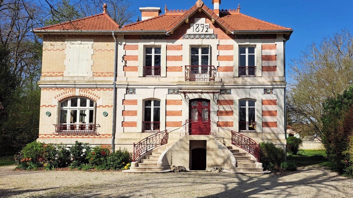 Vanvey House | VILLA 1892 - 5 * bourgeois house in Burgundy near the Champagn vineyards