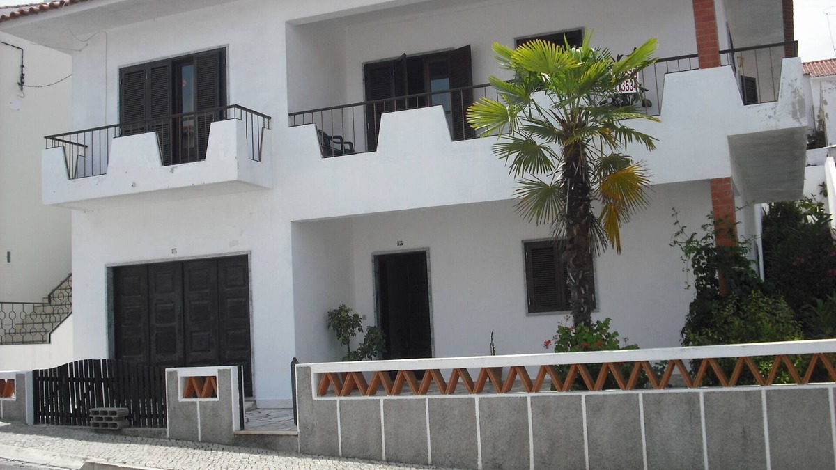 Mertola Villa | Villa/1st floor with accommodation for up to 8 people. 3 double bedrooms and double sofa.