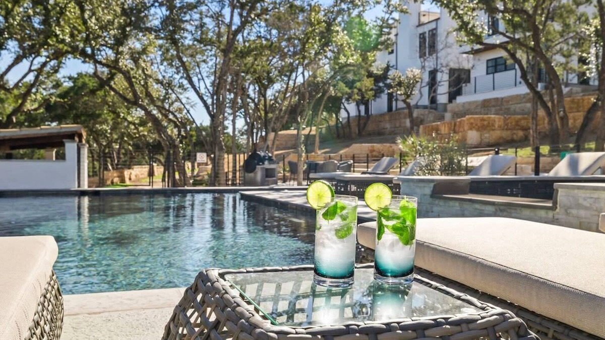 Spicewood Villa | Villa 2: 2-Bedroom|Firepit|Pool|Hot tub|Cornhole