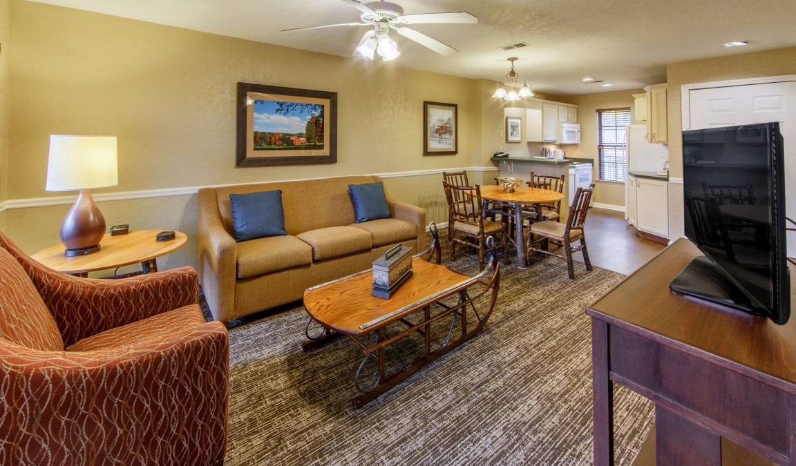 Clarkesville Villa | Villa ∙ 2 bedrooms ∙ 6 guests