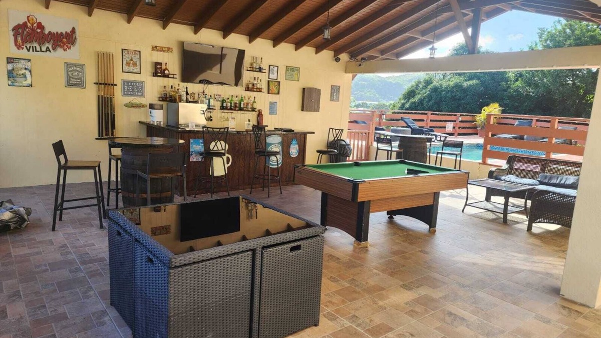 Bois d'Orange Apartment | Villa 2: Cozy Studio with Scenic Views