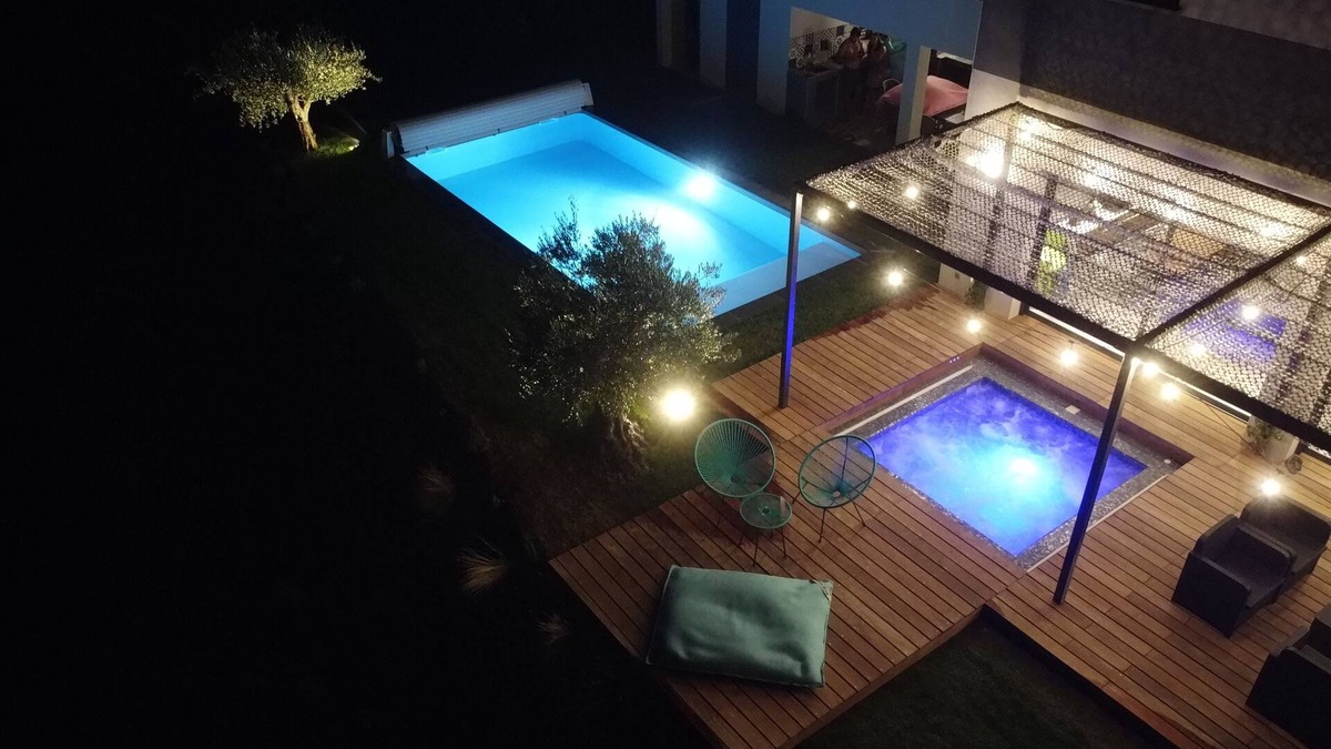 Saint-Etienne-de-Serre Villa | Villa 2 Love