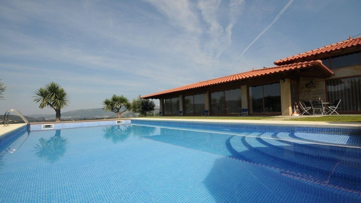 Barcelos Villa | Villa 251 Luxury Cottage w/Pool and Tennis Court