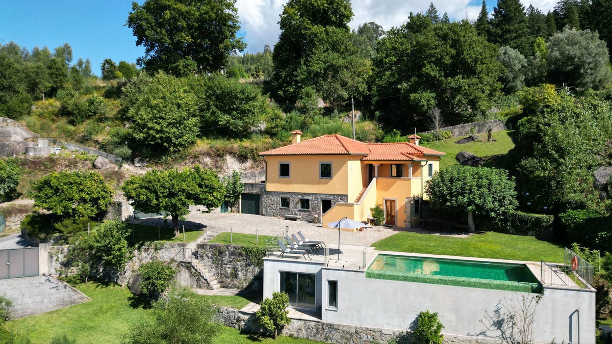 Calheiros Villa | Villa 282 Lovely Villa w/Infinity Pool Valley View