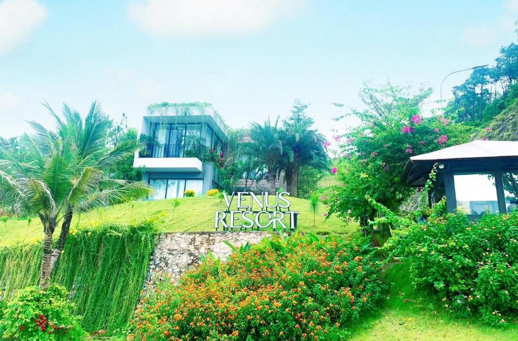 Phuc Yen Villa | Villa 3 bedrooms Venus resort by Flamigo free entry ticket F12 or F24