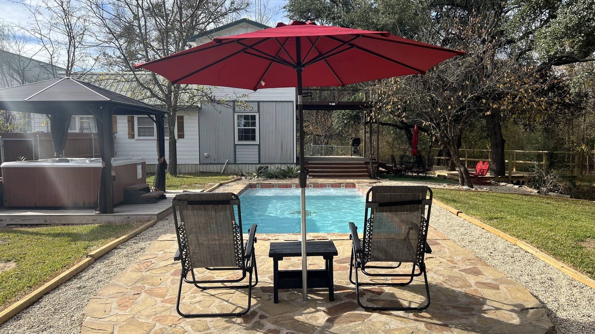 Mound Villa | Villa 30 mins to Waco - Private Pool, Hot Tub, Gym and Fire Ring
