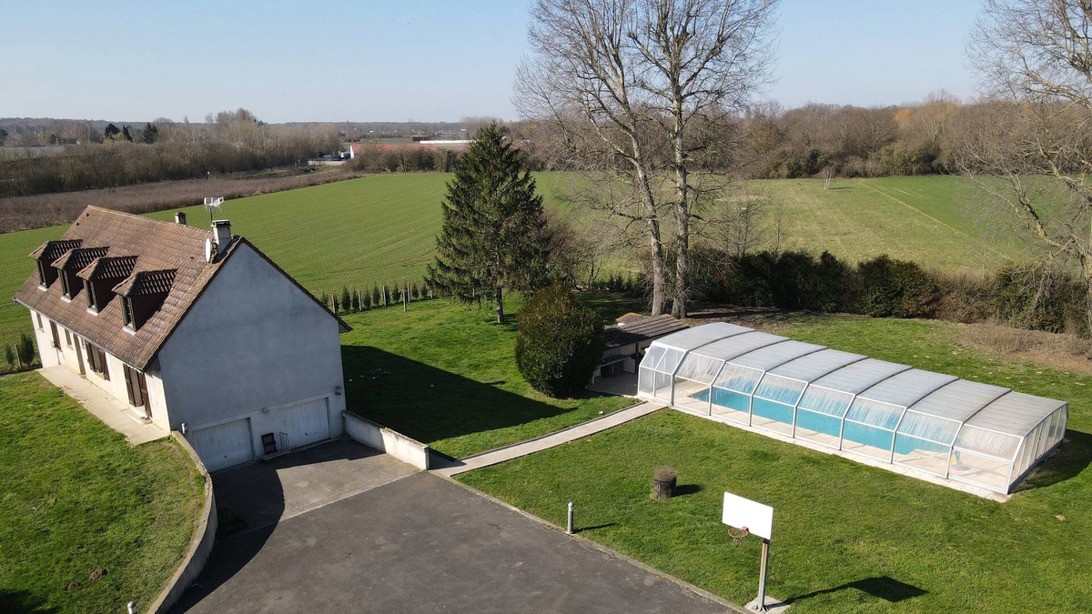 Marles-en-Brie House | Villa 30 people (Party authorized), Swimming pool, Billiards, Table football