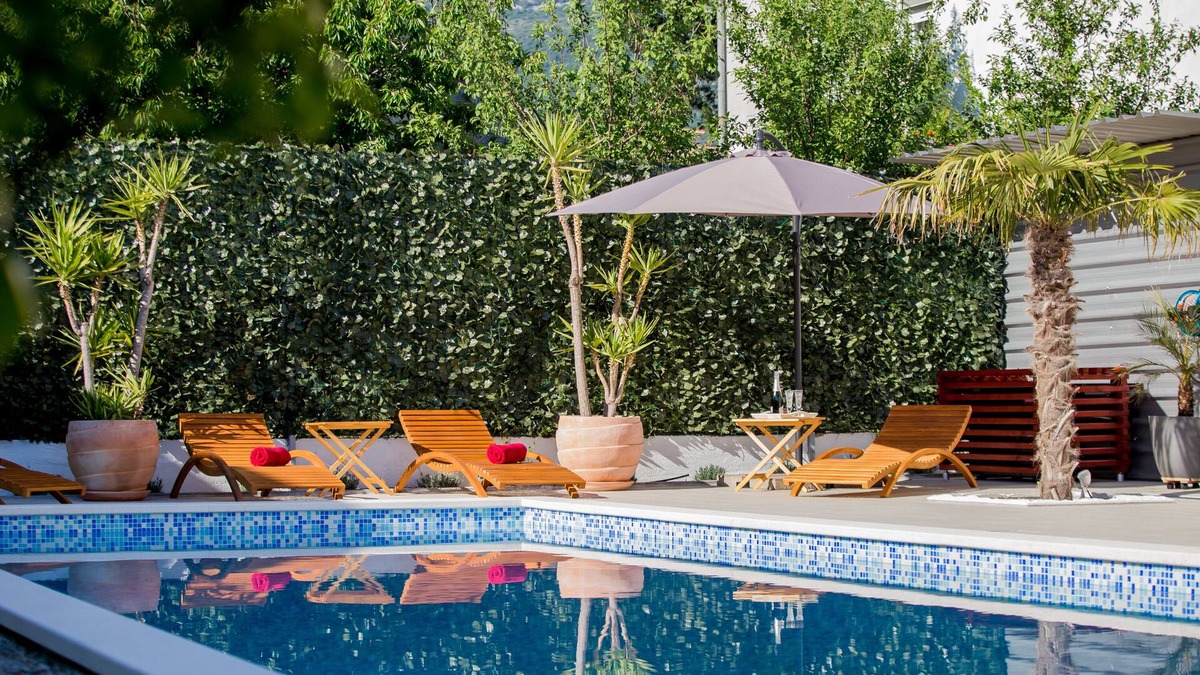Kastela Villa | Villa 4 Bedrooms Private heated Pool 100m From The Sea