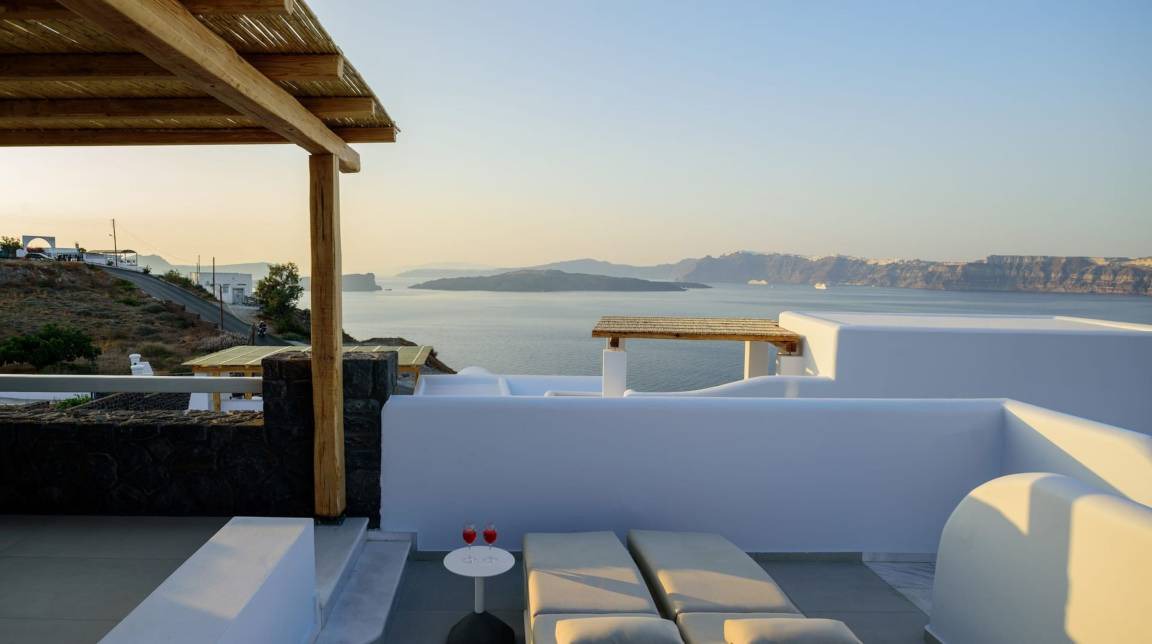 Akrotiri Villa | Villa ∙ 4 bedrooms ∙ 8 guests