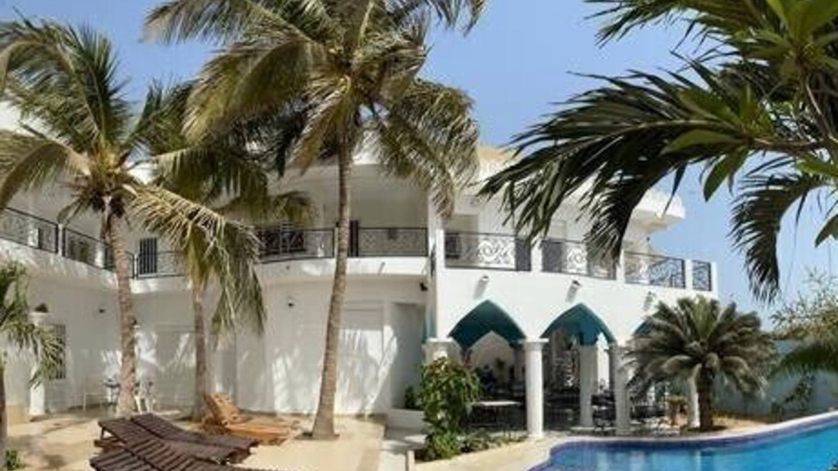 Mbour Villa | VILLA 4 bedrooms facing the sea swimming pool garden terrace parking comfort for 12