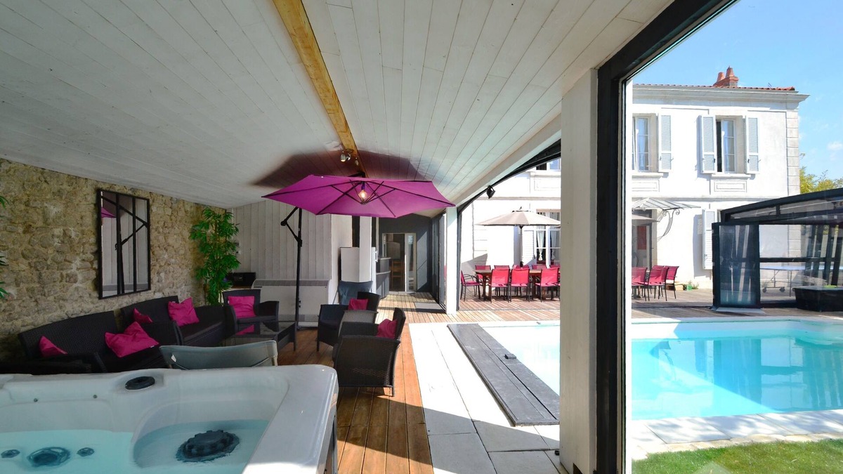 Angoulins Villa | Villa 4* indoor heated pool spa billiards table soccer sea beach village