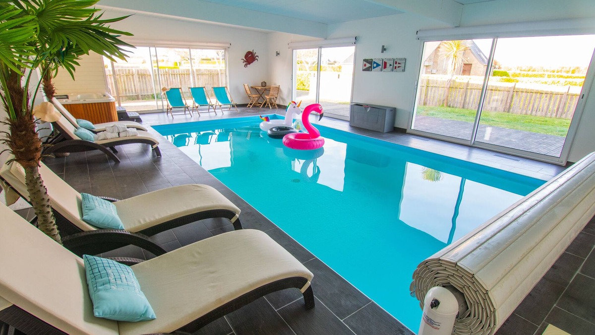 Plouescat Villa | VILLA 4*large indoor pool and Jacuzzi 80 m from the sea and GR34.
