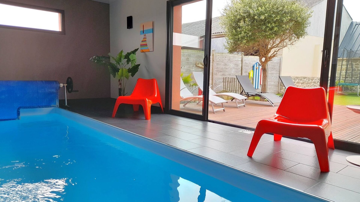 Plouescat Villa | VILLA 4* PRIVATE SWIMMING POOL-100m SEA-Enclosed GARDEN-BIKES-TRAMPOLINE- KAYAKS