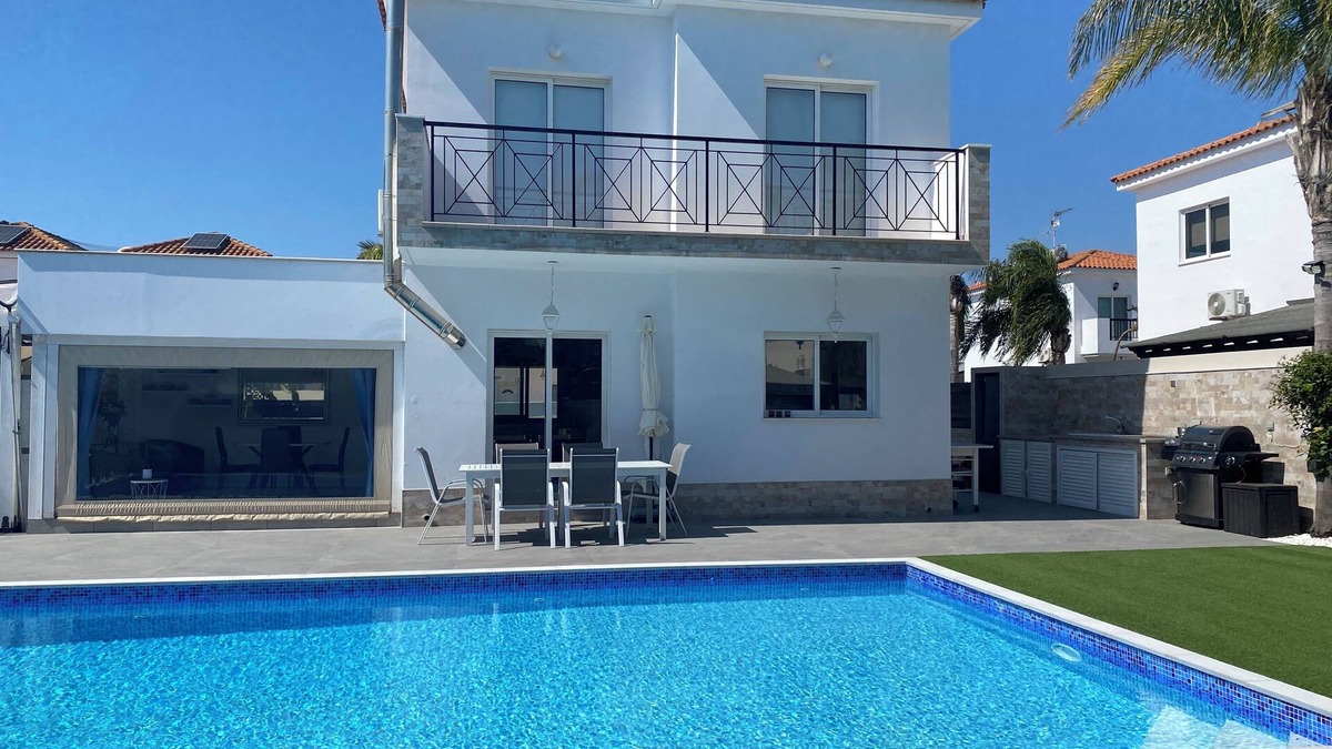 Ayia Thekla Villa | Villa 400 Meters Walk To The Beach, Sleep 6, 3 Bedrooms, 5 beds