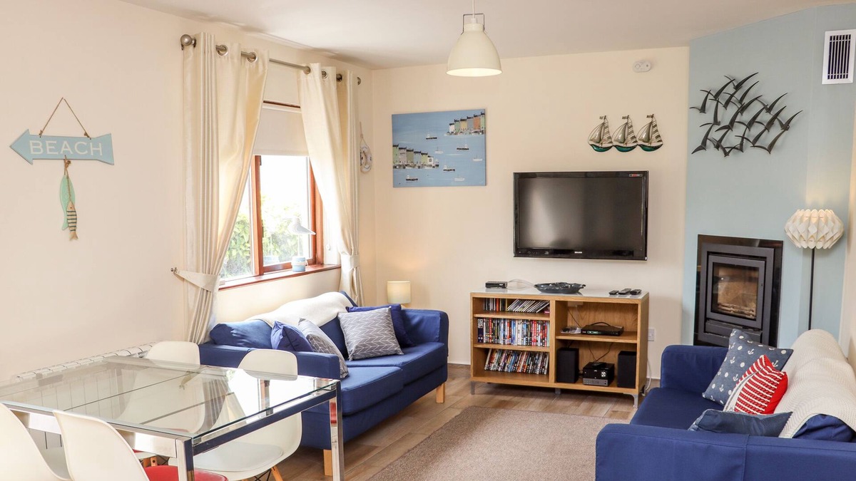 Youghal Cottage | VILLA 48, family friendly, with a garden in Youghal, County Cork