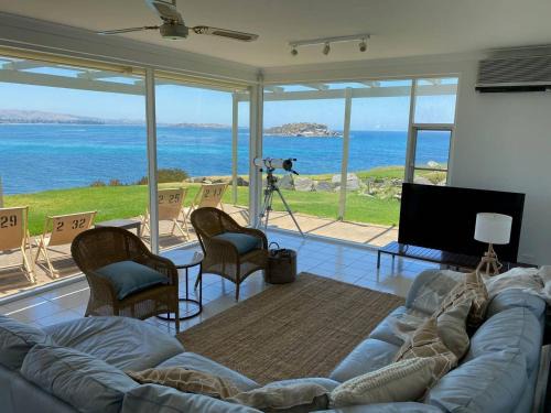 Encounter Bay House | Villa 5-124 Franklin Pde-Linen Included-WiFi-Luxury