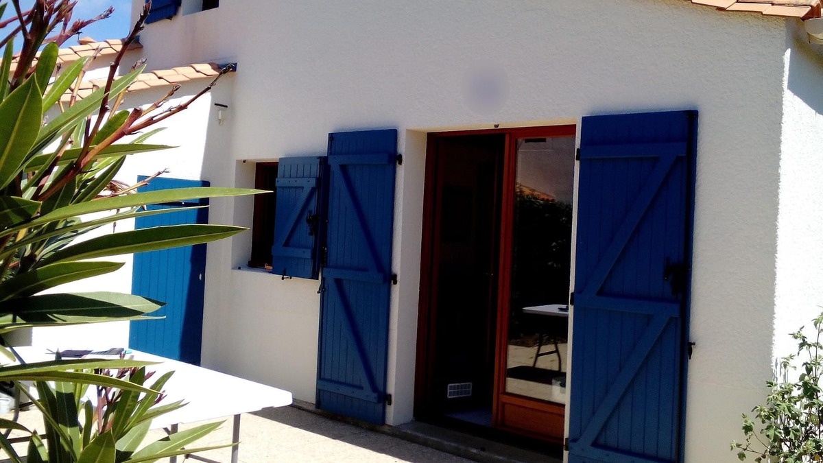 Saint-Palais-sur-Mer Villa | Villa 5 people, residence with pool and tennis, 350 m from the beach, 2 bikes