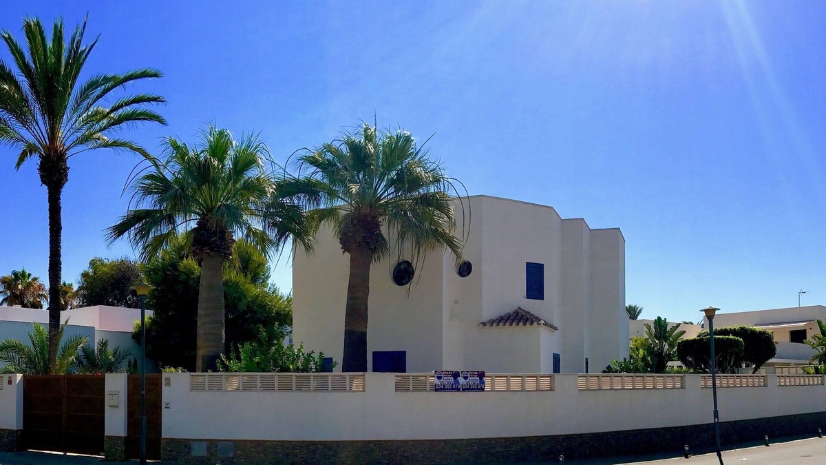 Puerto Rey Villa | Villa 50 meters from the beach, Air conditioning, Wifi, Private swimming pool, outdoor kitchen, BBQ