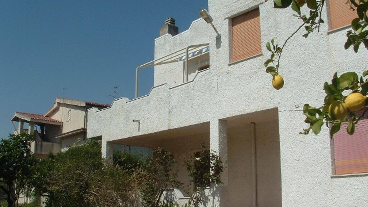 Sellia Marina Villa | Villa 700 meters from the sea with private parking, air conditioning and wi-fi
